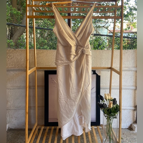 Dress. Size-M - Picture 4 of 11